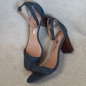 Audrey Brooke stylish sandals blue denim material ankle strap size7